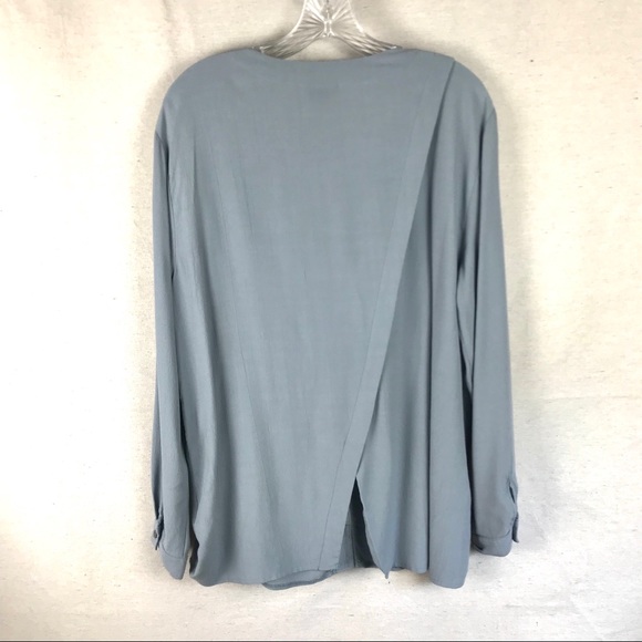 TOPSHOP button down w/asymmetrical back. - Picture 5 of 7